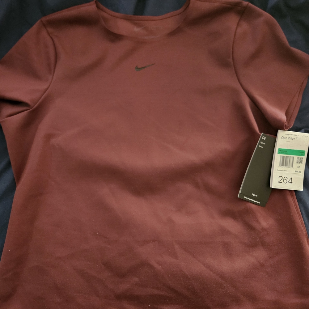 Nike Women's Maroon Short Sleeve Athletic Tee